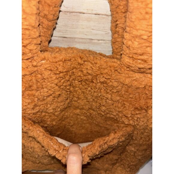 Bumble Bella by Jill Martin Sherpa Bag Brown Tan Fuzzy Plushie Crossbody New - Picture 5 of 8